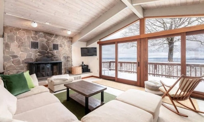 Gilford Casa | The Cliff House - Gilford, NH