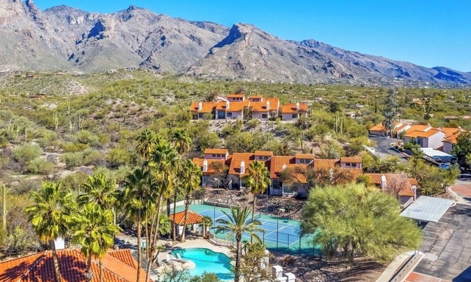 Tucson Condominio | The Cliffrose Catalina - couples retreat in fully-equipped condo, pool, mtns 🌵