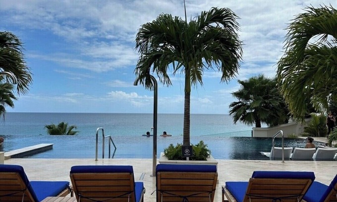 Sea Point Condominio | Excepcional frente a la playa, The Cliff at Cupecoy Beach, apartamento de 2 habitaciones.