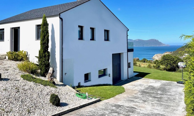 Ortigueira Casa | The Cliffs - Celtigos Blue Marine