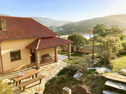 O Vicedo Chalet De Esquí | The Cliffs - Morandaina Beach