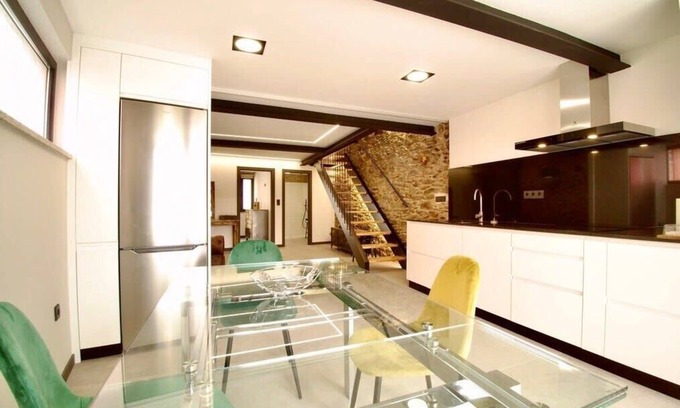 Viveiro Casa | The Cliffs - Port Celeiro