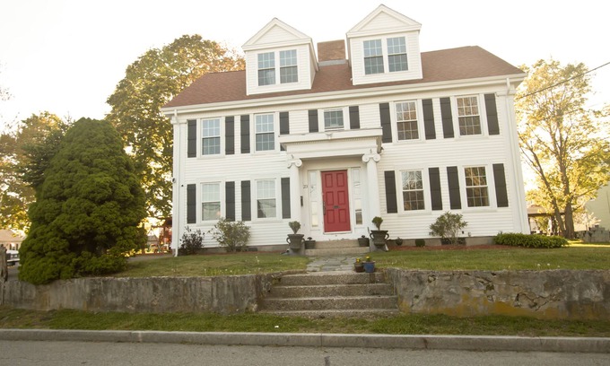 Fall River Apartamento | The Clipper - 1747 Historic Isaac Pierce House 1st Floor