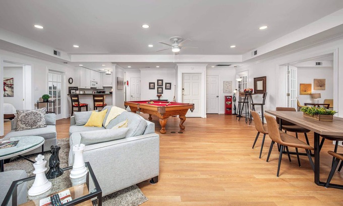 Chapel Hill Casa | The Clubhouse Hideaway