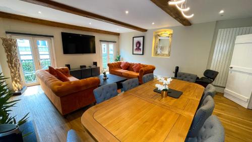 Brighton City Centre Casa | The Coach House - An exeptional 3 story house in the heart of the lanes with secure private parking