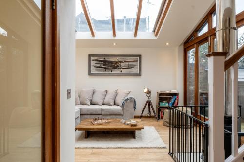 Cheltenham Apartamento | The Coach House - Beautiful Home in Cheltenham!
