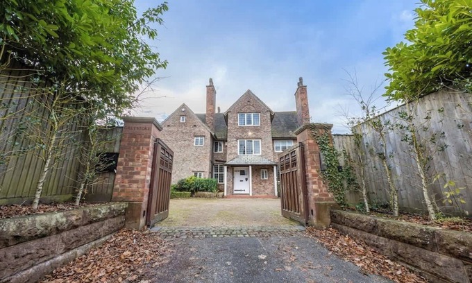 Trafford Casa | The Coach House Grade II Listed