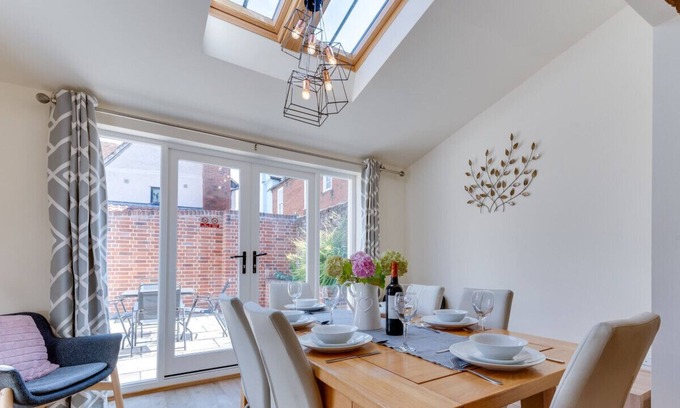 Hadleigh Casa | The Coach House - Tres Habitaciones Casa, Capacidad 6