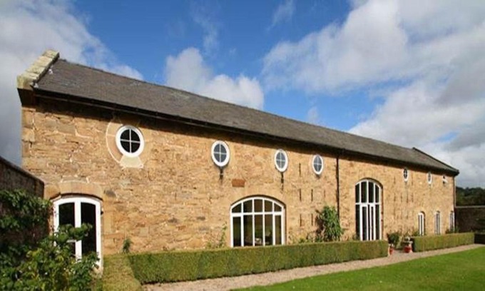 Flintshire Casa | The Coach House, Wrexham Road