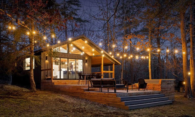 Gruetli Laager Cabina | The Coalmont: Waterfront Tiny-Home Cabin Retreat