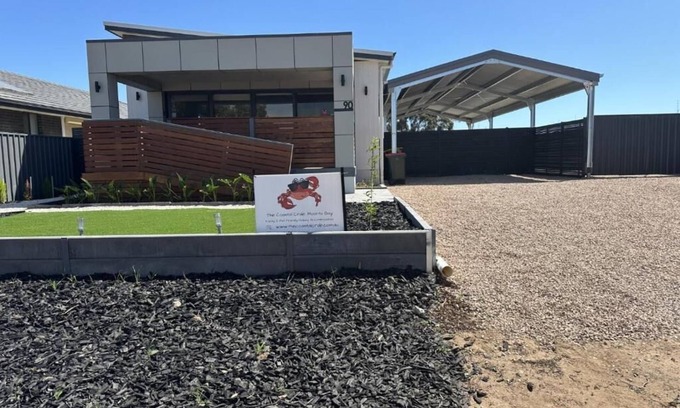 Moonta Bay Casa | 🎣🦀The Coastal Crab, Moonta Bay. 🐾 Pet friendly holiday accommodation 🐾⛱️🚂🛝