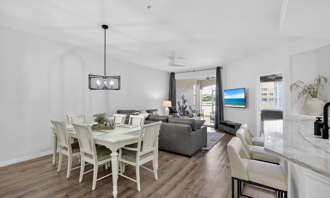 Tropical Cove Condominio | The Coastal Gem at Lexington CC Lake Village