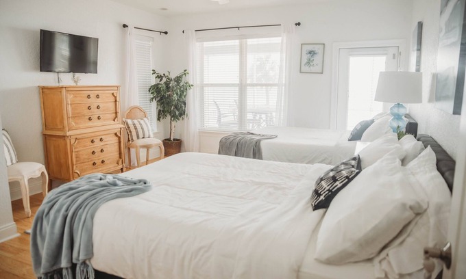 Harold Casa | The Coastal Retreat - Blackwater Bay