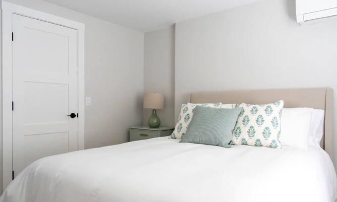 Newport Casa | The Coastal Suite Sum