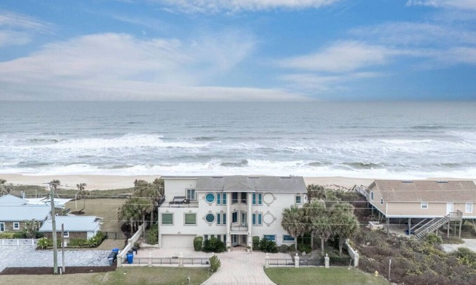 South Ponte Vedra Beach Apartamento | Coastal Splendor - Oceanfront - Heated Pool - Sleeps 16