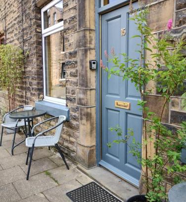 Wadsworth Casa | The Cobbles - Central, Parking, Netflix & Woodburner