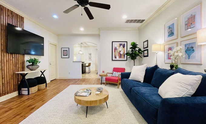 Oxford Casa | The Collegiate, 2BR Cozy Stay by VelvetDitchVillas