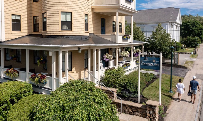 Ogunquit Hotel | The Colonial Inn