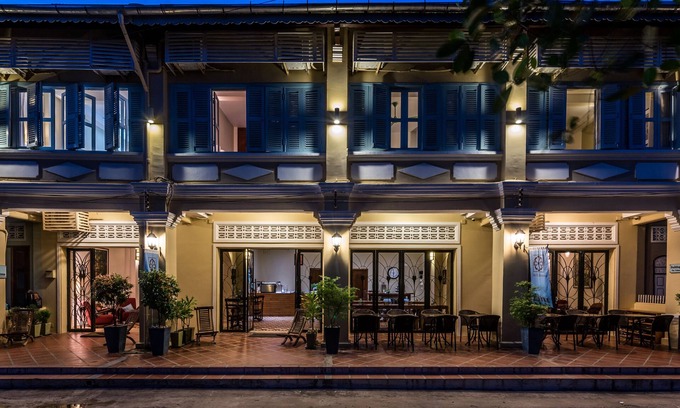 Kampot Hotel | The Columns