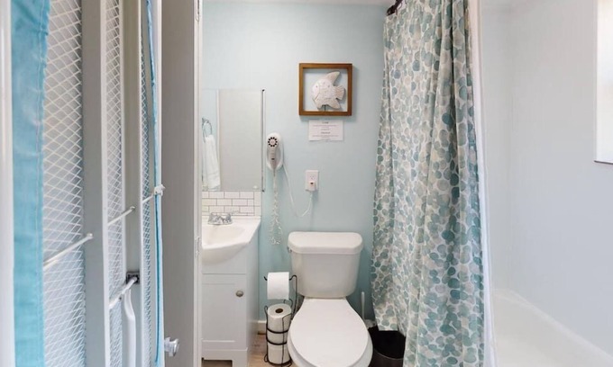 Baytown Apartamento | The Comfi Coral - 2 Bed Apartment Home Studio B