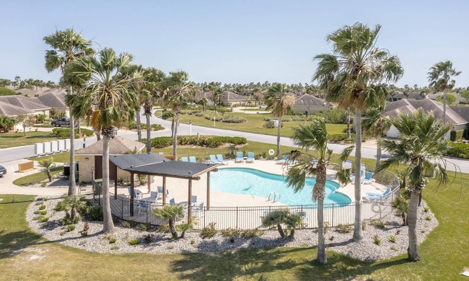 Laguna Vista Casa | The Comfy Villa - 5 AC