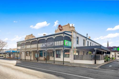 Mount Gambier Hotel | The Commercial Hotel