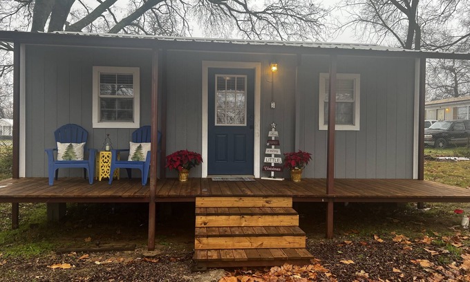 Caney Cabina | The Cool Blue Cabin