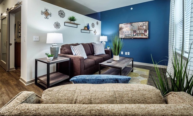 Linthicum Heights Apartamento | The Cool, Pool - BWI - Work Here - Fully Stocked - Fast Internet