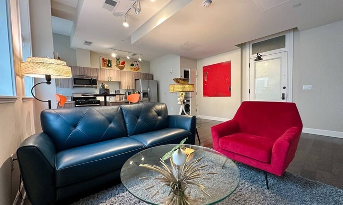 Central Business District Apartamento | The Coolest and Most Colorful Place in Rochester