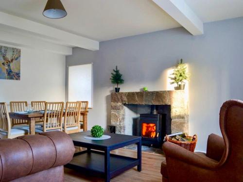 Strathcarron Casa | The Coolins cottage with wood burner