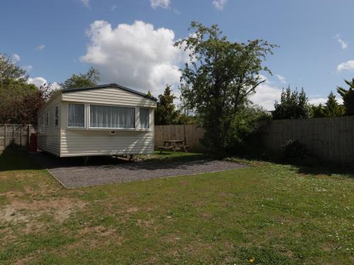 Compton Dundon Complejo | The Coop - Family Friendly caravan near Glastonbury & Street
