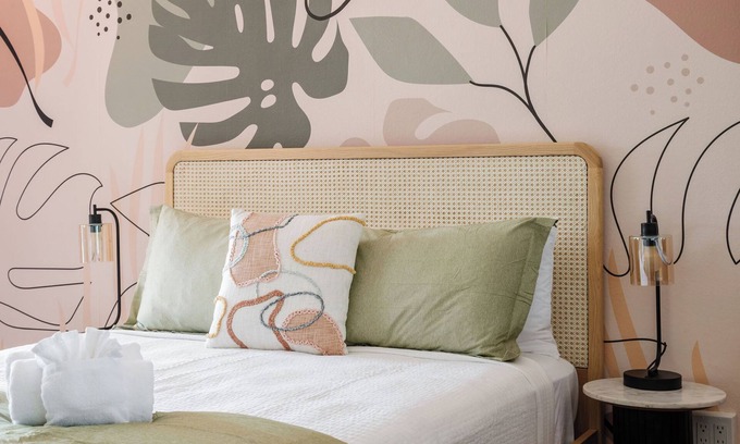 Vilano Beach Hotel | The Coquina Queen Studio -5 min walk to beach!