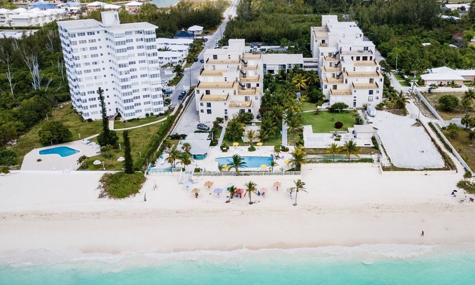 Williams Town Complejo | The Coral Beach Hotel - Luxury Beachfront Suite!