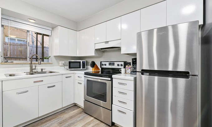 Old Town Condominio | Hip & Urban Condo Near the Heart of Old Town