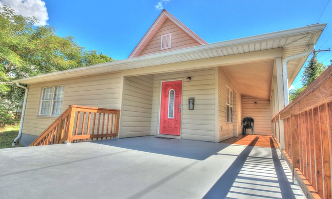 Mammoth Spring Casa | The Corner Cottage (+Patio, Fire Pit & Grill)