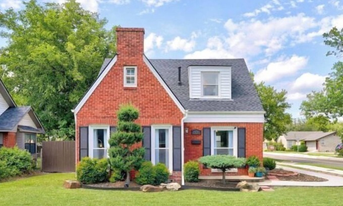 Norman Cabaña | The Corner Cottage