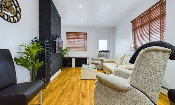Chesterfield Casa | The Corner House, Chesterfield