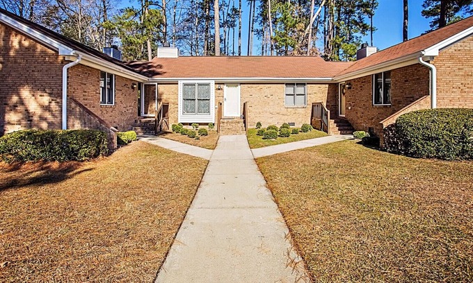 Fayetteville Casa | The Coronation Guest House