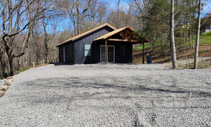 Creola Cabina | The Corral sleeps 4
