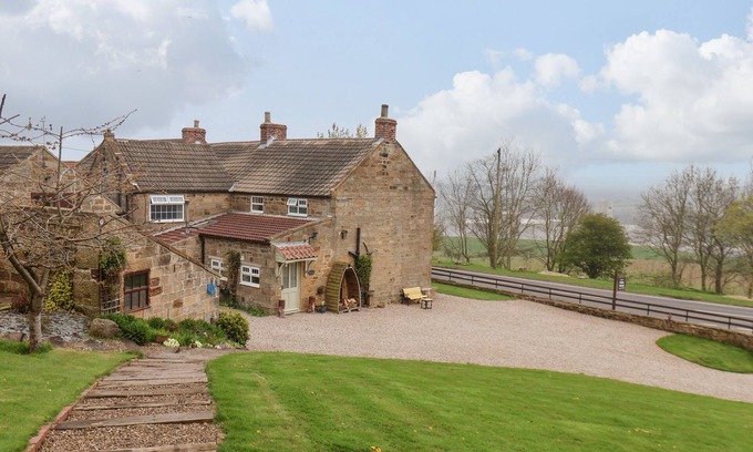 Easington Cabaña | THE COTTAGE, pet friendly, character holiday cottage in Staithes