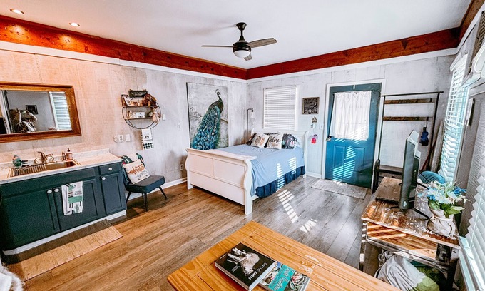 Lydia Apartamento | The Cottage - Farm Stay Petting Zoo - 5 mins off I-95