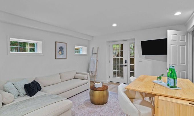 Southern Pines Cabaña | The Cottage on Grove located < .5 miles from Pine Needs Golf Course! - Monthly!