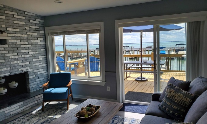 Anchorville Cabaña | The Cottages at Northpointe on Anchor Bay