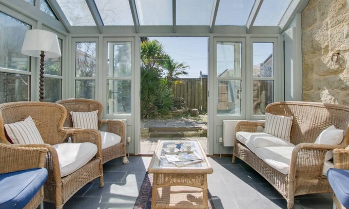 West Bay Casa | The Counting House in the beautiful West Bay