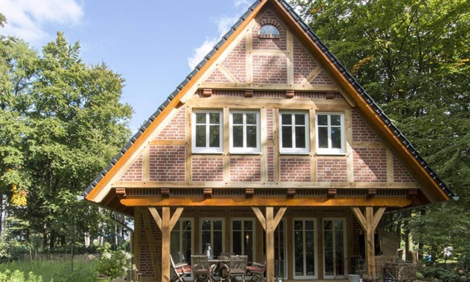 Bilsen Casa | Villa con instalaciones de lujo - LA CASA