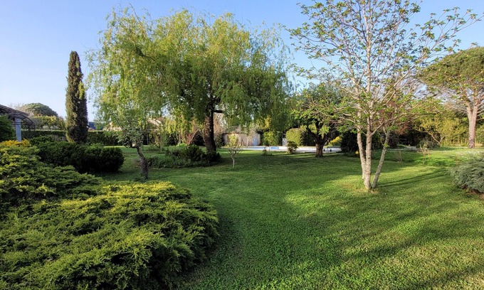 Gaillac Casa | The countryside in the city center, swimming pool, large garden, quiet.