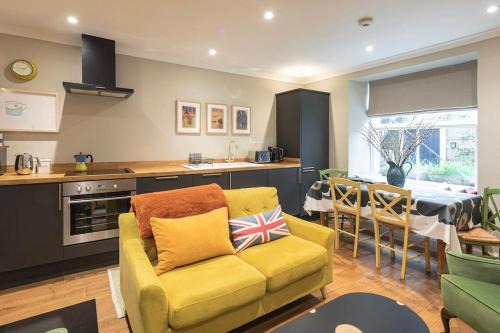 Bath Apartamento | The Courtyard Georgian Apartment - 2 Bedrooms
