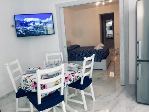 Formia Casa | The Cove 1.3km from beach