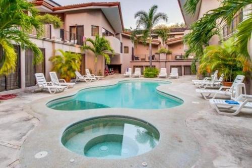 El Ocotal Apartamento | The Cove Door 15 Main Floor Unit