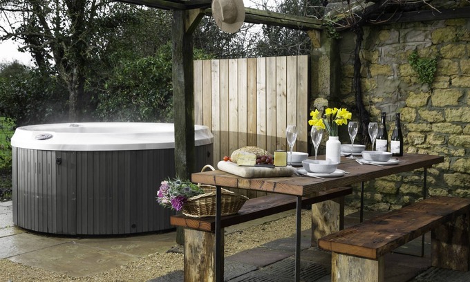 Dursley Cabaña | The Cow Byre - beautiful barn conversion in the South Cotswolds sleeping 6 guests